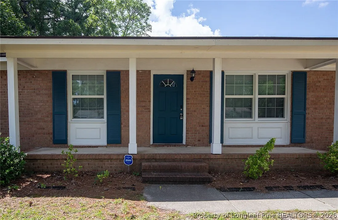 4 bed, 2.0 bath, 1492 sqft, $1,800 — Photo 1