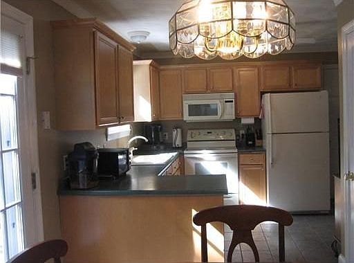 4th image of 55 Remington Farm Dr