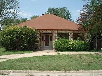 1st image of 714 W Avenue I