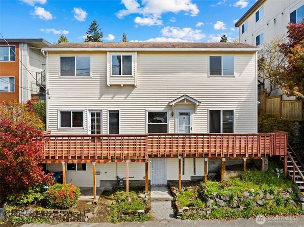 2632 14th Ave W