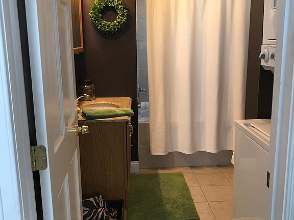 1st Full Bathroom with Washer/Dryer