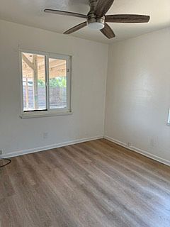 4th image of 727 Pleasanton Pl