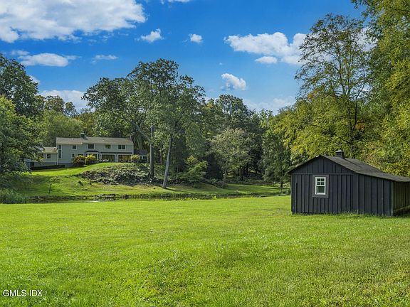 2nd image of 29 Hunting Ridge Rd