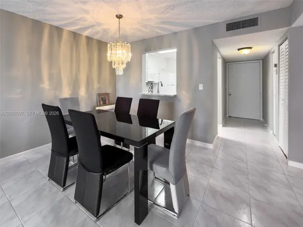 7145 Huntington Ln APT 303, Delray Beach, FL 33446