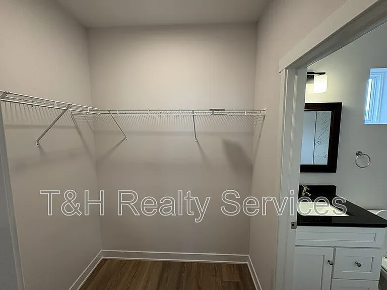 415 N Walcott St #B — Photo 11