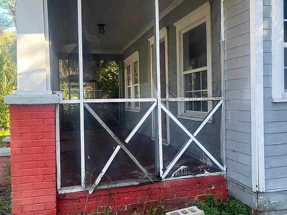 4th image of 652 FERN Street
