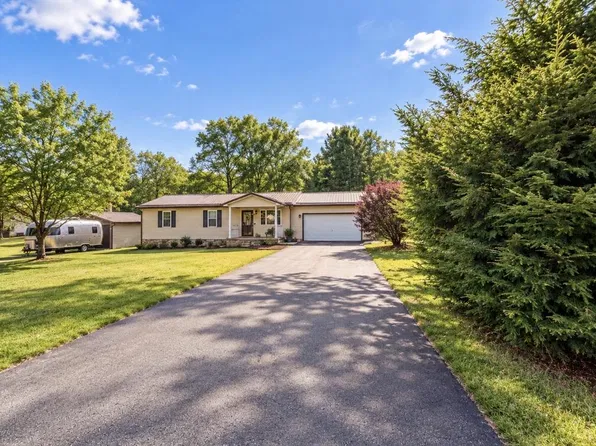 134 Laurelwood Ln, Shady Spring, WV 25918