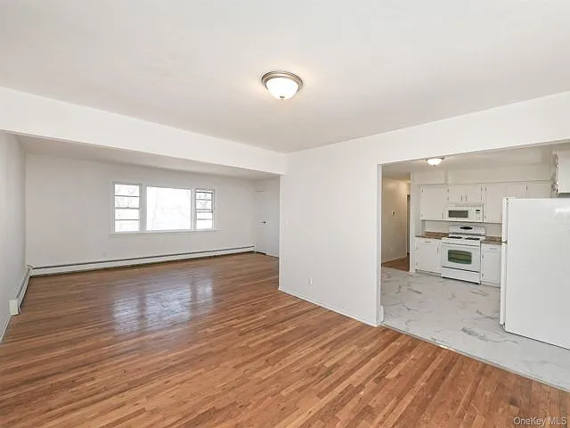 3 bed, 2.0 bath, 1300 sqft, $3,250 — Photo 4