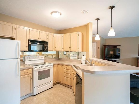 4th image of 1405 Buckingham Gate Blvd Unit C