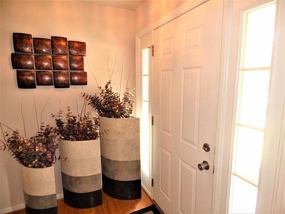 5th image of 3315 Tuscarora Ct