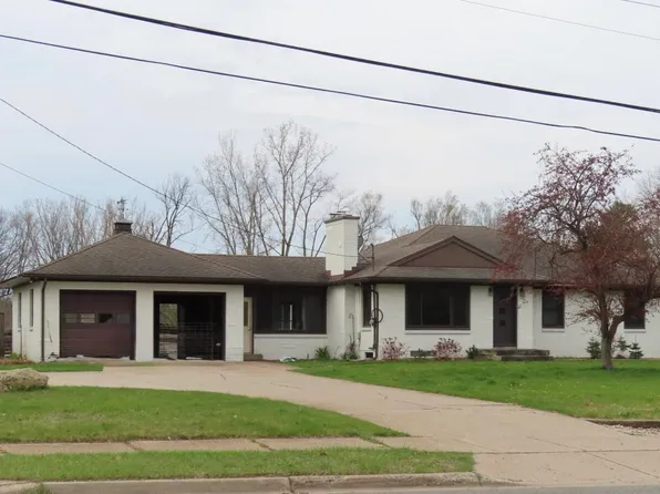 2132 Four Mile Rd NE, Grand Rapids, MI 49525