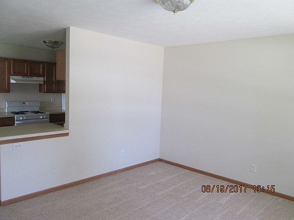 3rd image of 418 Lexington Ave