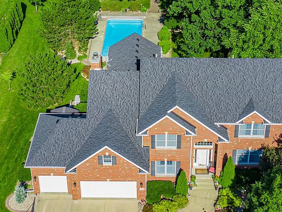 3rd image of 9425 Julia Dr
