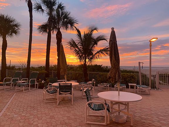 3rd image of 1340 Gulf Blvd APT 8F