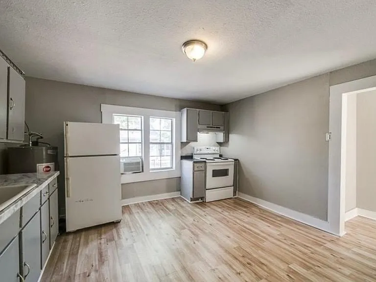 406 N San Marcos St — Photo 8