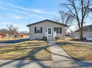 3021 E 29th St, Des Moines, IA 50317