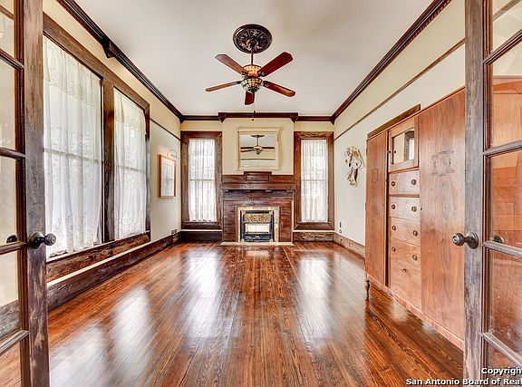 5th image of 405 Gillespie St