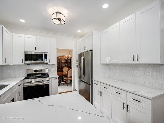 3rd image of 1044 Teasel Ln
