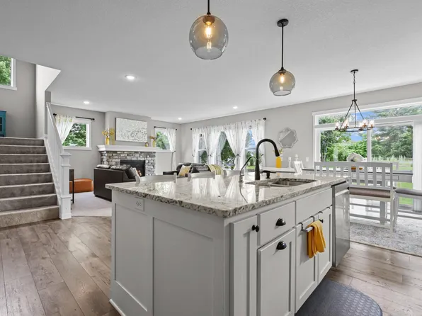 548 173rd Ln NE, Ham Lake, MN 55304