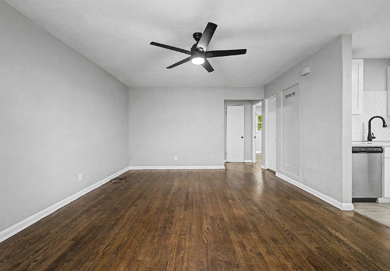 2 bed, 1.0 bath, 725 sqft, $2,150 — Photo 4