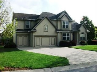 2208 SW Walden Dr, Lees Summit, MO 64081