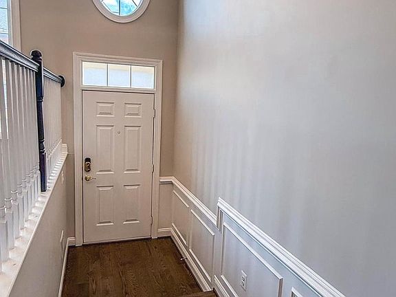 3rd image of 1154 Regal Oak Dr