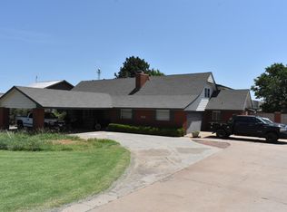 1910 N Main St, Fairview, OK 73737