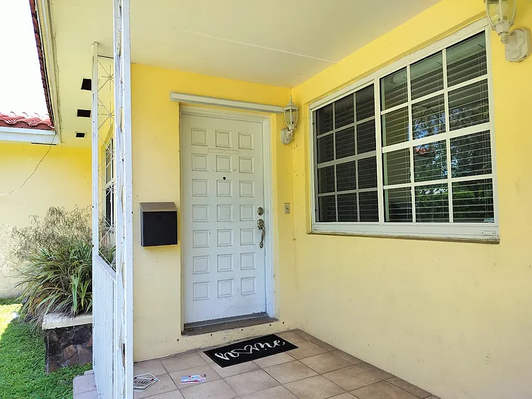 940 Benevento Ave — Photo 4
