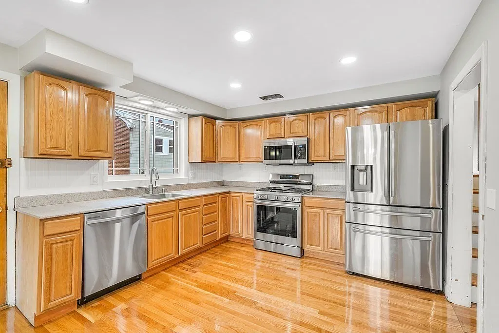 2 bed, 2.5 bath, 1730 sqft, $4,300 — Photo 3
