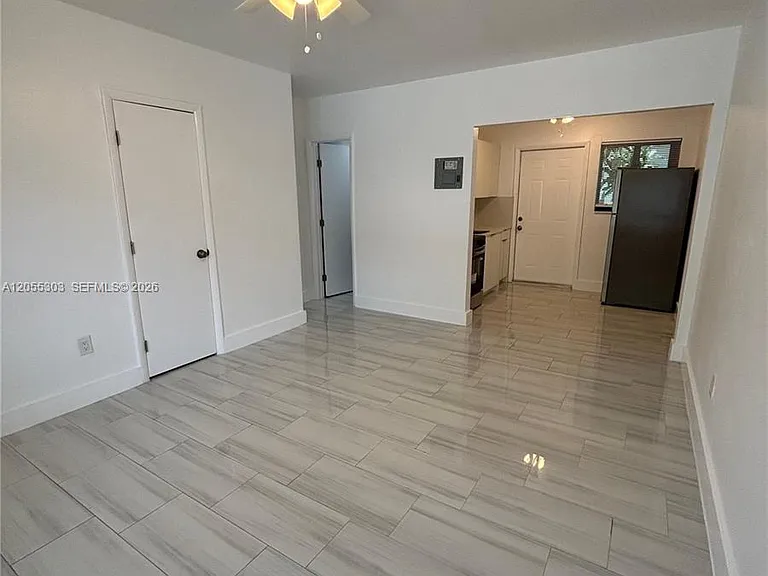 671 SW 7th St #7 — Photo 9