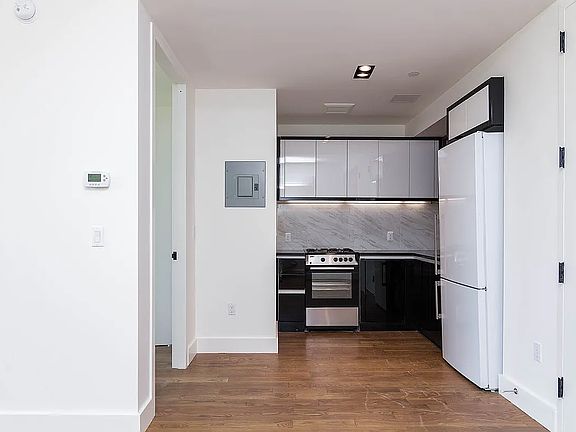 2nd image of 581 Ocean Pkwy #4K