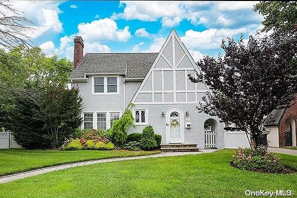 1st image of 33 Demott Avenue