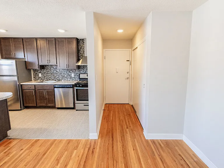 YG Flats — Photo 29