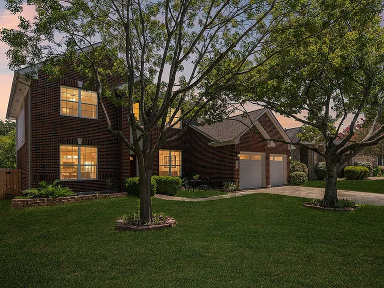 2404 Kristen Ln — Photo 33