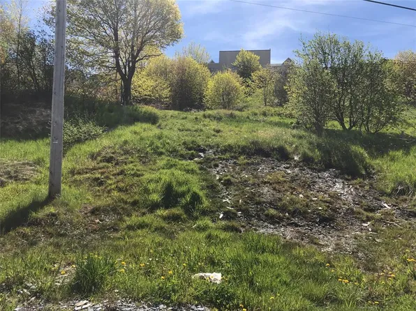 4 Fradshams Lane, Corner Brook, NL A2H1X1