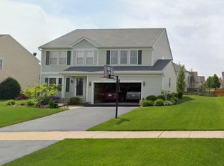 1196 Blackberry Creek Dr, Elburn, IL 60119