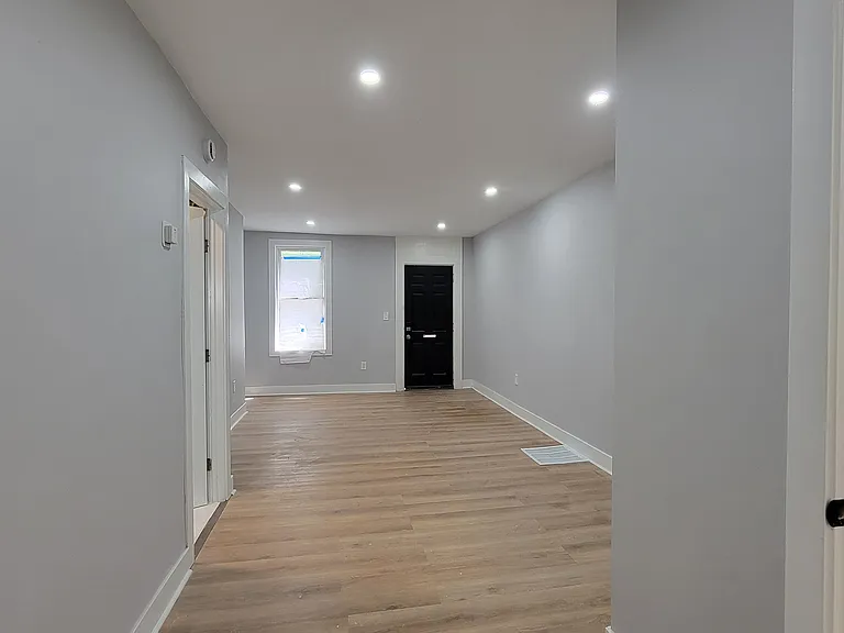 1504 McHenry St — Photo 7