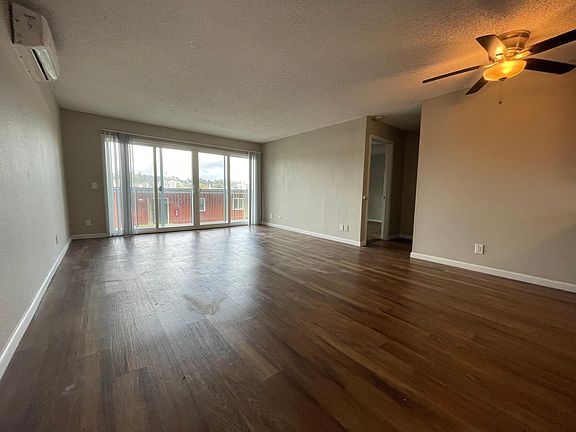 3rd image of 228 Las Flores Dr APT 13
