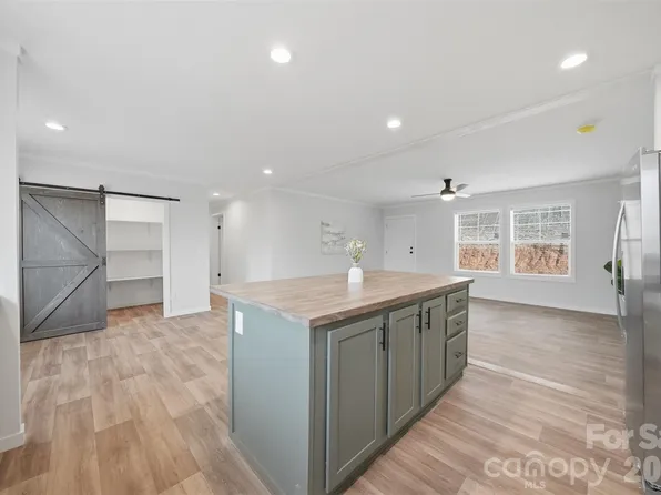 4186 Maple Trl, Morganton, NC 28655