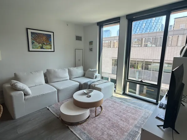 834 W Monroe St APT 411, Chicago, IL 60607