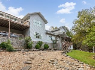 26 White River Ln, Holiday Island, AR 72631