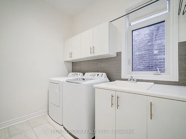 60 Lewis Ave — Photo 23