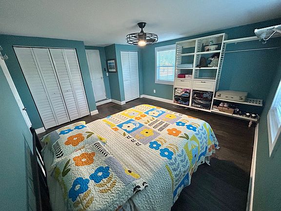 5th image of 483 N Lakeview Dr