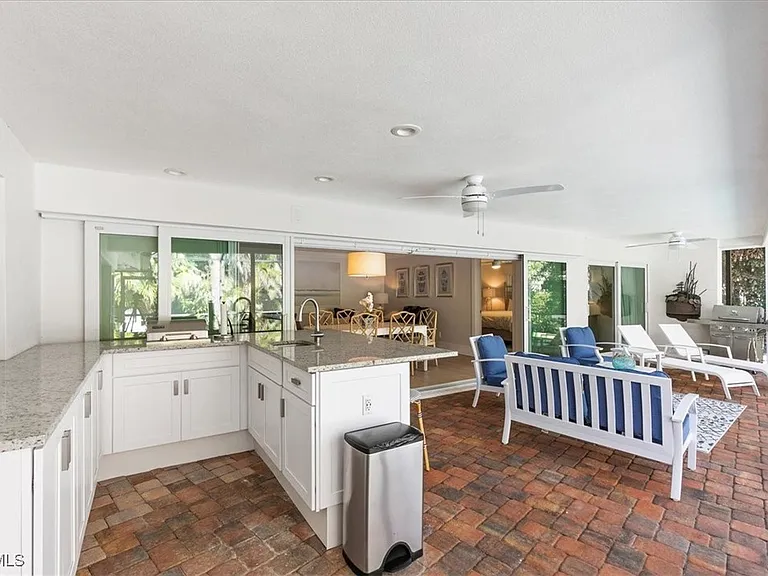635 Fountainhead Ln — Photo 25