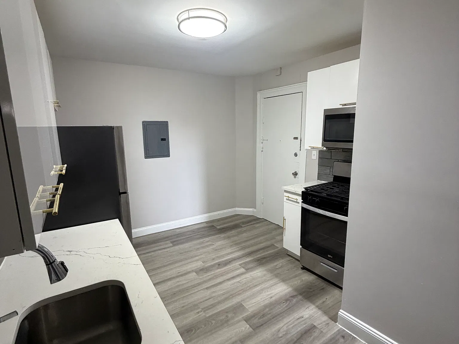 1 bed, 550 sqft, $1,795 — Photo 2