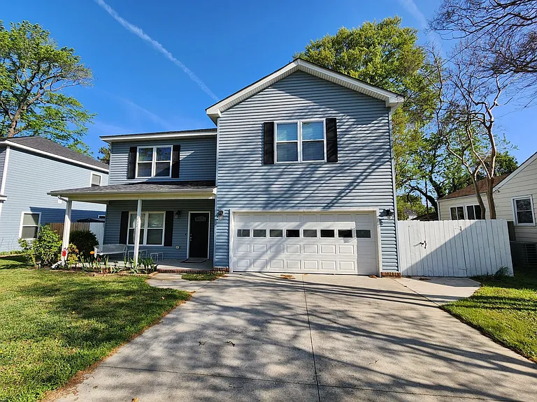 232 Woodview Ave — Photo 1