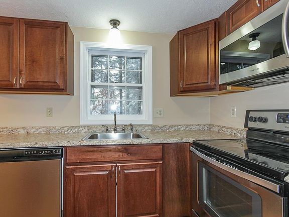 5th image of 128 Winterwood Dr