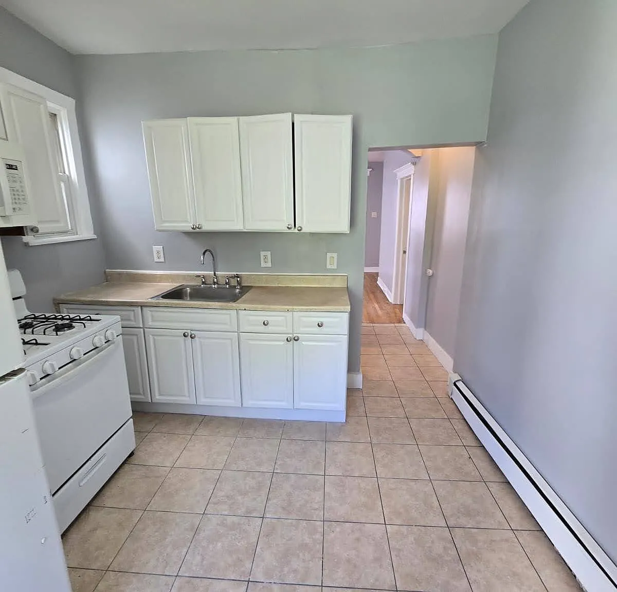 3 bed, $2,300 — Photo 3