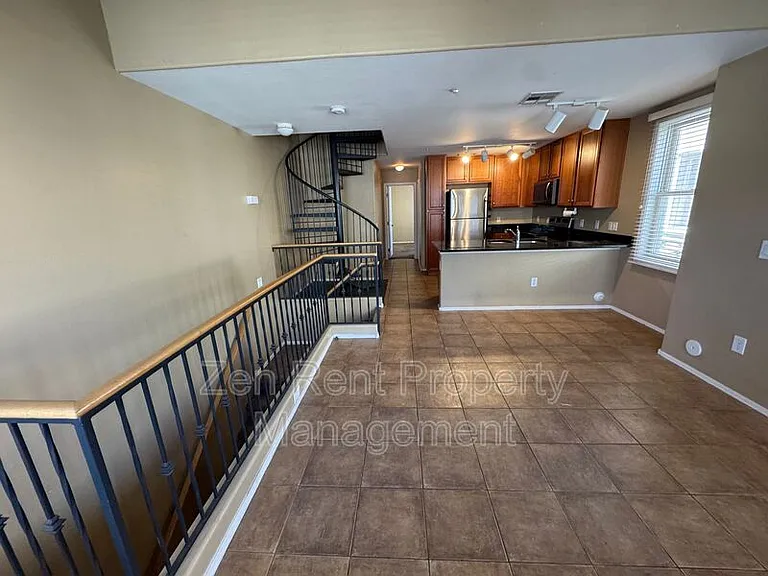 4062 E Windsor Dr — Photo 5