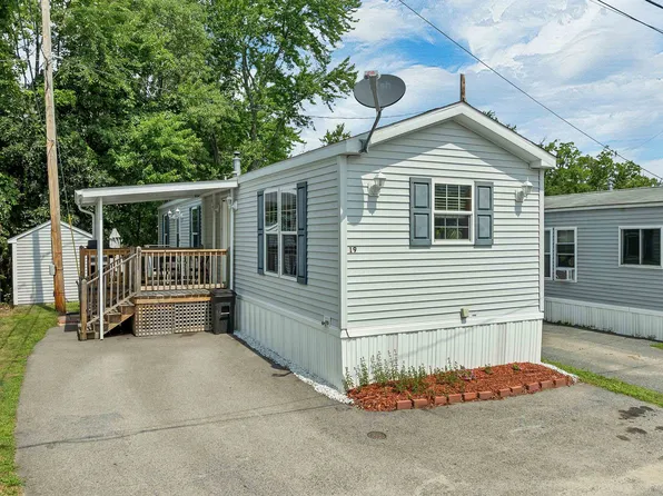 19 Brookwood Drive, Salem, NH 03079